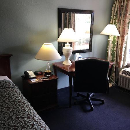 Days Inn By Wyndham Orlando Airport Florida Mall Williamsburg Екстер'єр фото
