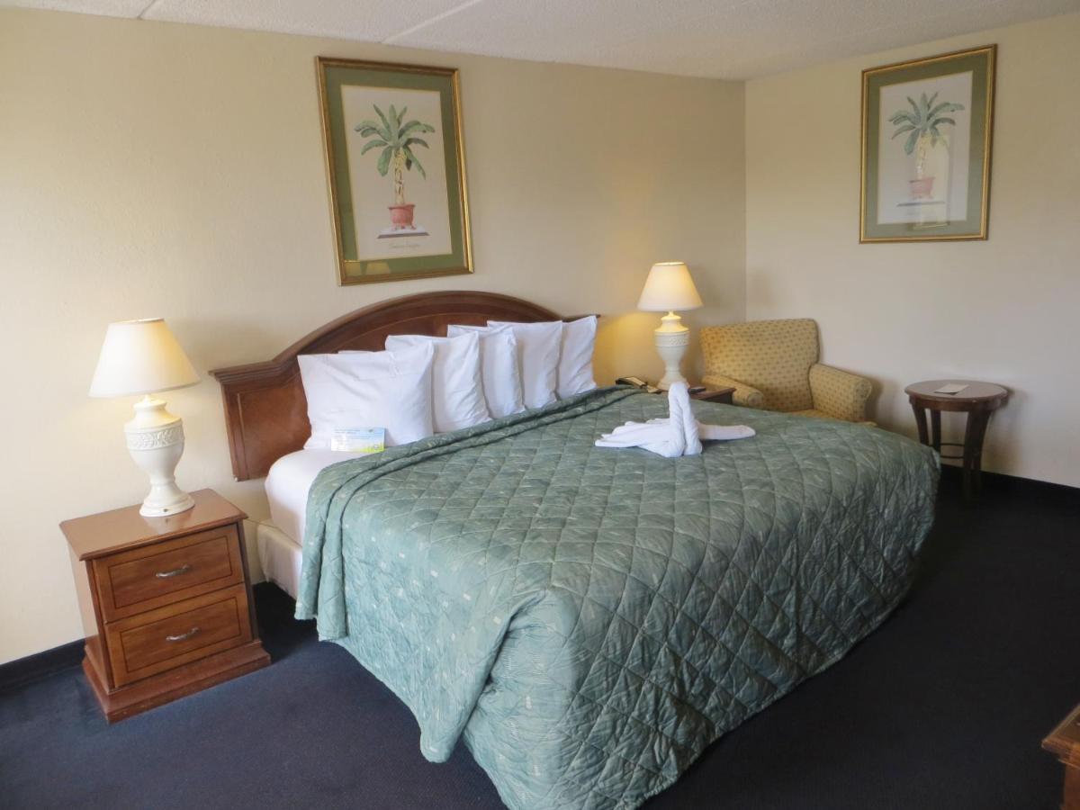Days Inn By Wyndham Orlando Airport Florida Mall Williamsburg Номер фото